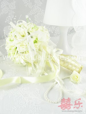 Deeply In Love - Cream Rose Hand Bouquet~